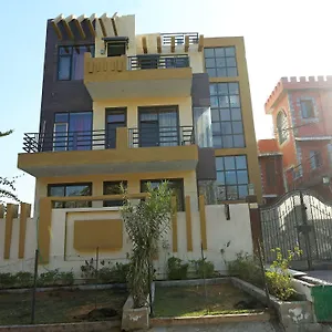 ** Hotel Oyo 9488 Istay Serenity India